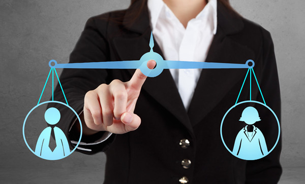 績(jī)效評(píng)估：客觀公正評(píng)價(jià)員工表現(xiàn)，激發(fā)員工動(dòng)力