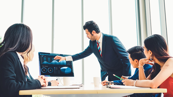 績(jī)效激勵(lì)：激發(fā)員工潛力，提升整體績(jī)效水平