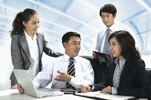 薪酬體系設(shè)計：根據(jù)企業(yè)戰(zhàn)略，設(shè)計科學(xué)體系