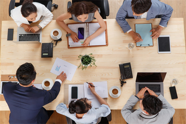 關(guān)鍵績效指標(biāo)（KPI）：明確目標(biāo)，跟蹤進(jìn)展