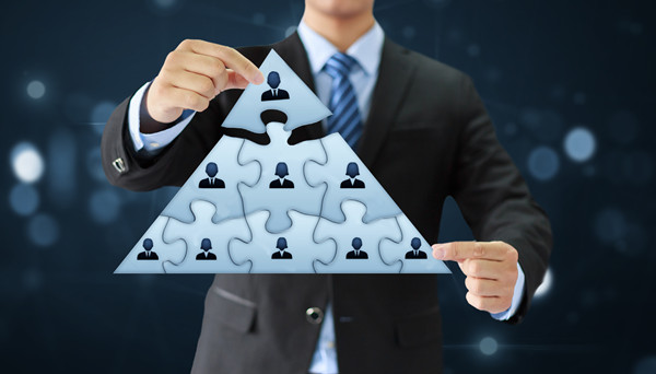 嚴(yán)格執(zhí)行經(jīng)營方案，優(yōu)化資源配置，保障企業(yè)高效運轉(zhuǎn)