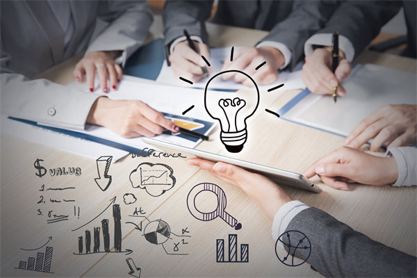 優(yōu)化集團管控流程，加強風(fēng)險管理與內(nèi)部控制