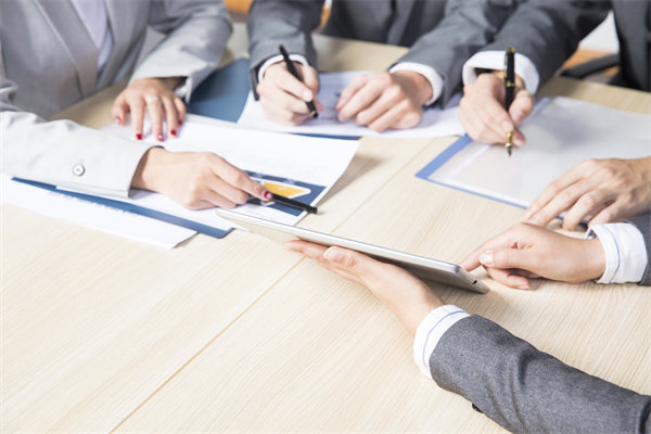 戰(zhàn)略咨詢，洞察行業(yè)先機，引領(lǐng)企業(yè)跨越式發(fā)展