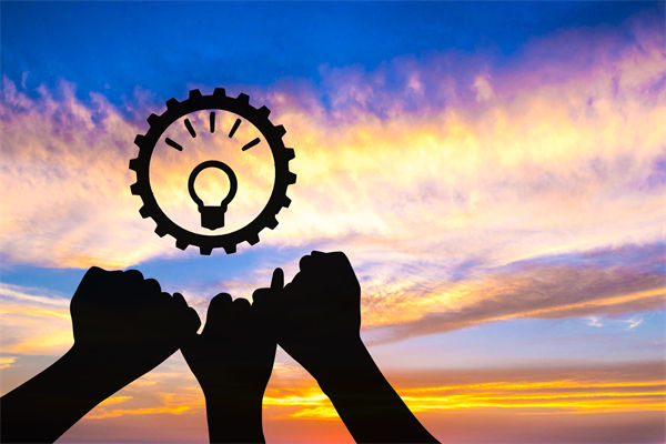 戰(zhàn)略咨詢(xún)創(chuàng)新驅(qū)動(dòng)，激發(fā)企業(yè)活力，鑄就長(zhǎng)青基石