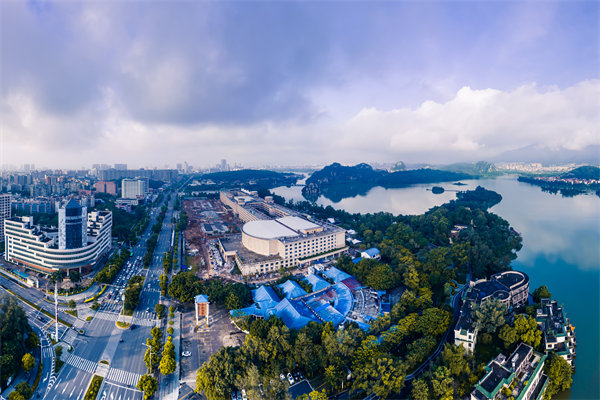 管理咨詢?nèi)绾沃φ貞c中小企業(yè)突破發(fā)展瓶頸？