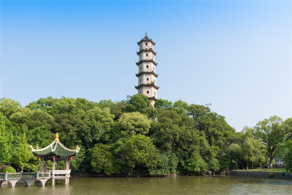 集團(tuán)戰(zhàn)略落地難，溫州集團(tuán)管控咨詢公司如何助力高效執(zhí)行？