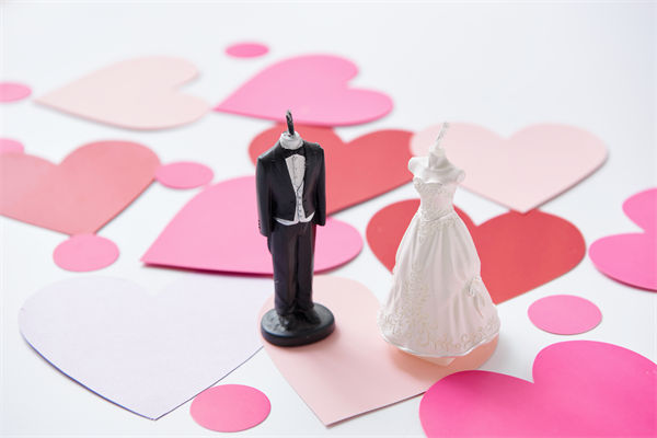 5月10日起結(jié)婚離婚不需要戶口本，人力資源怎么看？