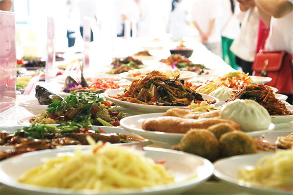 品牌營銷分析：第一批開零食店的人，賺夠千萬離場了
