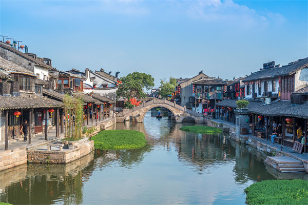戰(zhàn)略規(guī)劃分析：村民不滿古鎮(zhèn)收門票，指引游客逃票