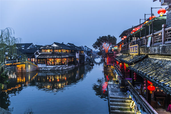 戰(zhàn)略規(guī)劃分析：村民不滿古鎮(zhèn)收門(mén)票，指引游客逃票